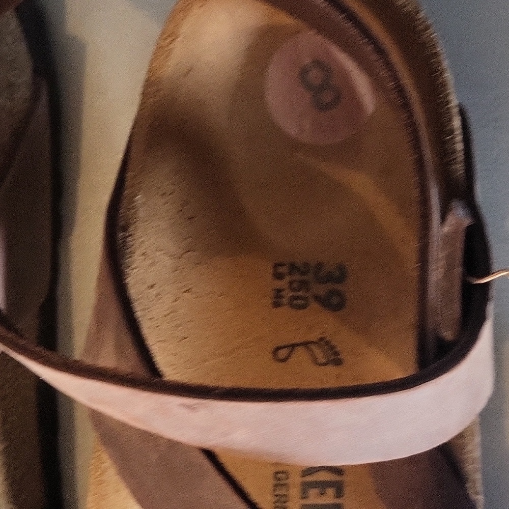 NWT Birkenstock Women's Yara Oiled Leather Flat Sandal - Picture 5 of 9